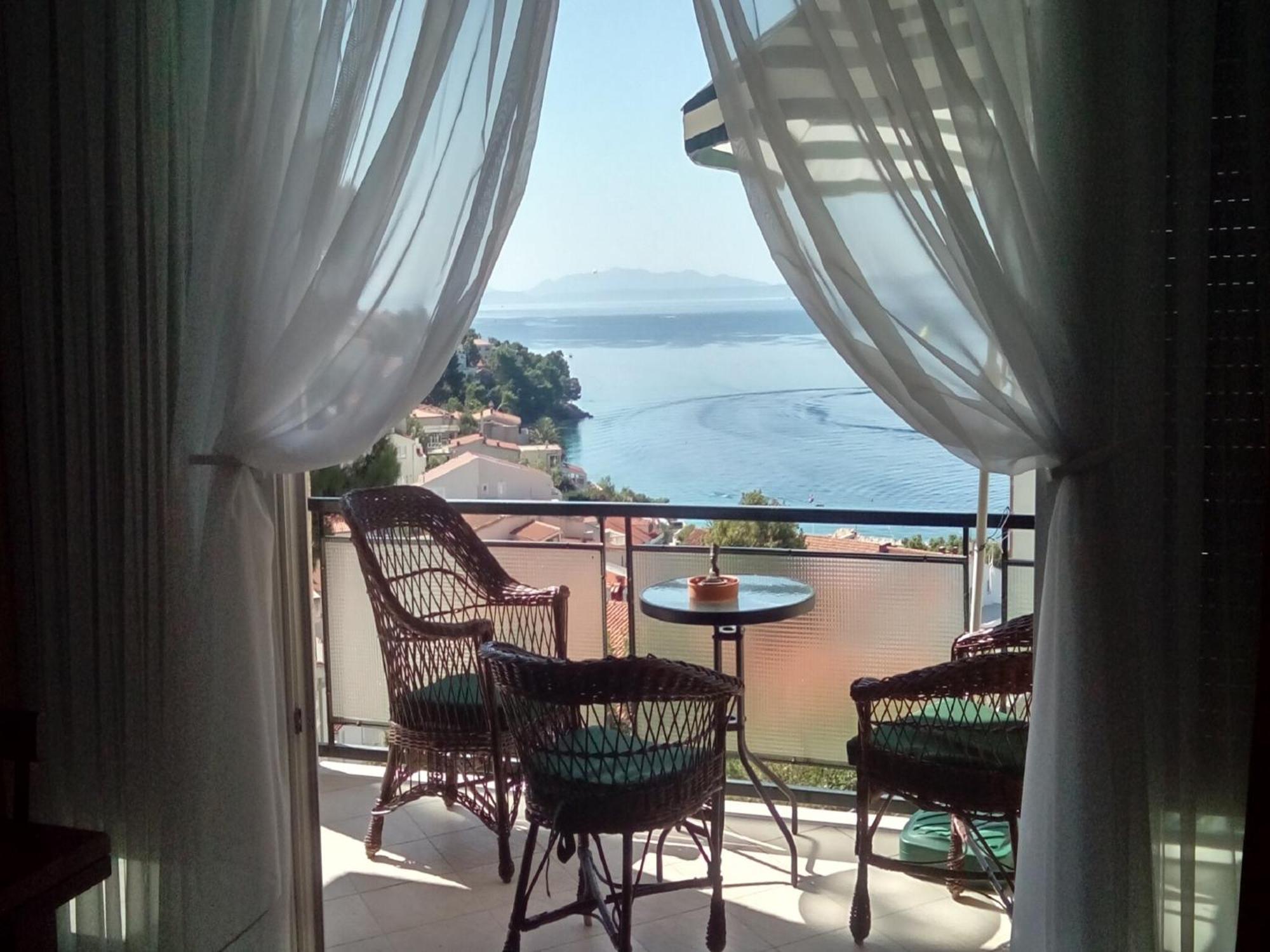 Cozy Apartment With A Balcony And A Sea View Brela Luaran gambar