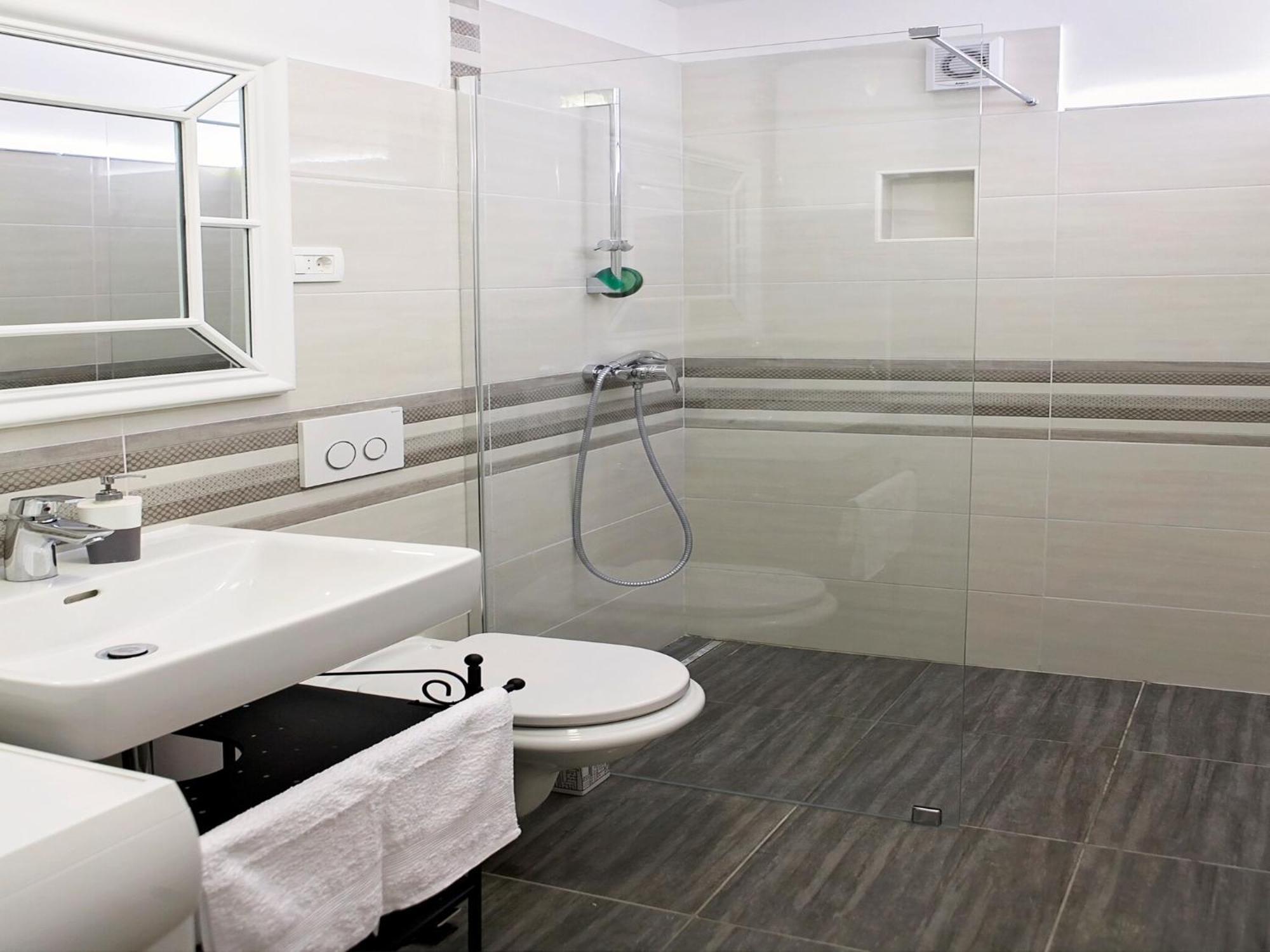 Cozy Apartment With A Balcony And A Sea View Brela Luaran gambar